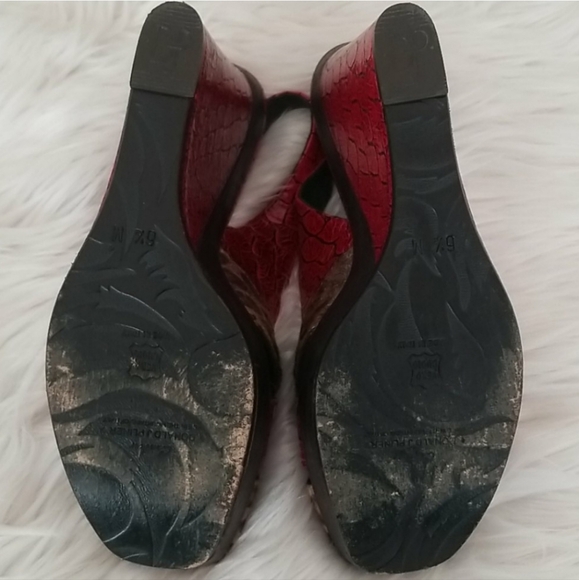 Donald J. Pliner Wedges - Picture 7 of 8